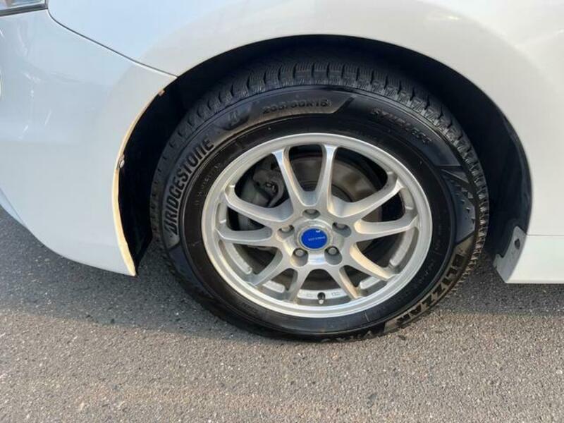 PRIUS ALPHA