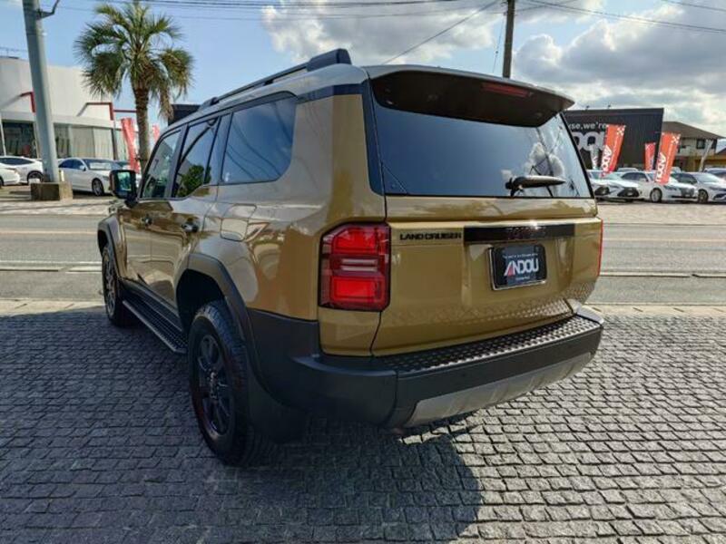 LAND CRUISER 250