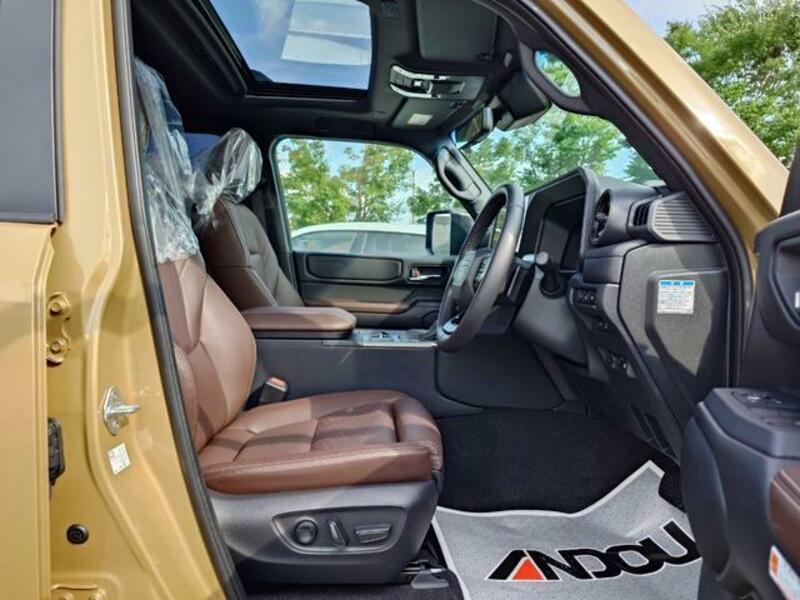 LAND CRUISER 250