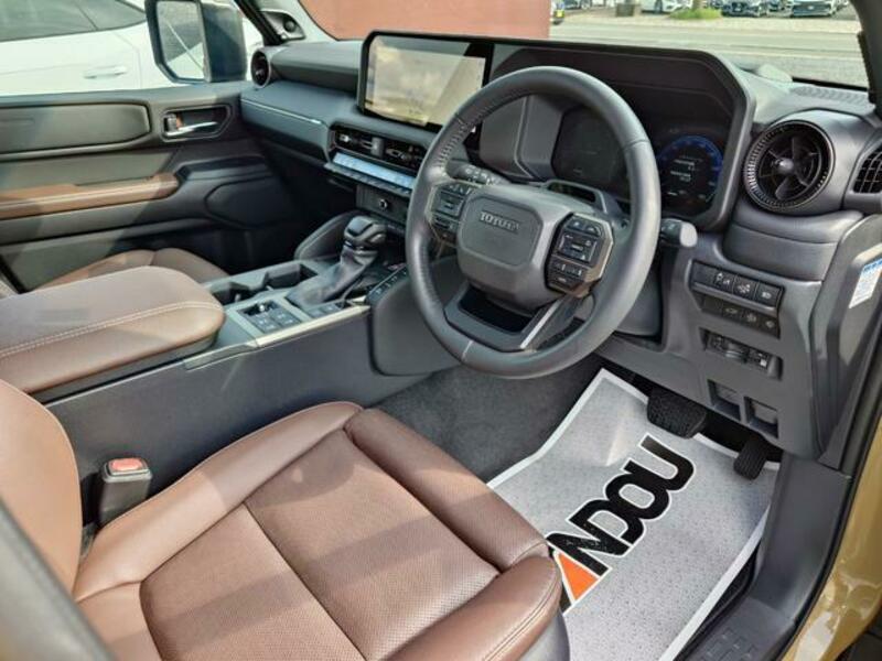 LAND CRUISER 250