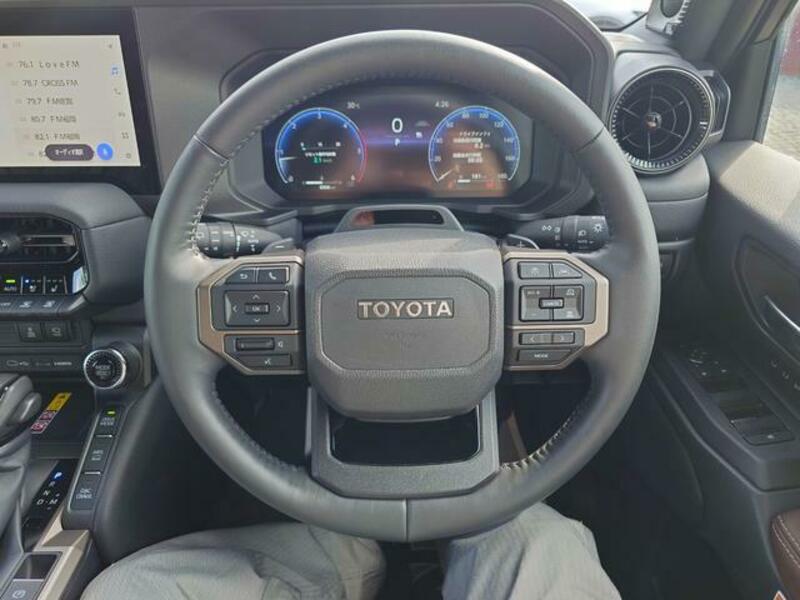 LAND CRUISER 250