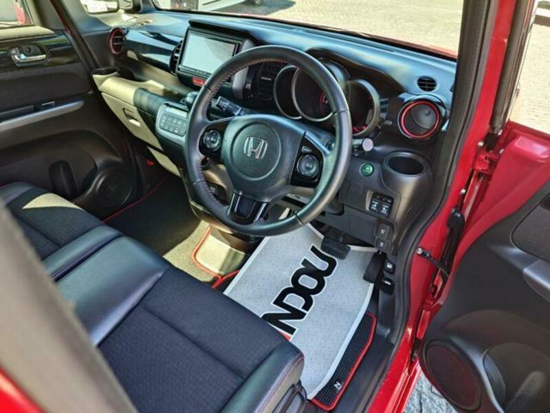 N BOX CUSTOM