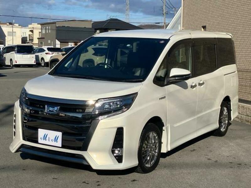 TOYOTA NOAH