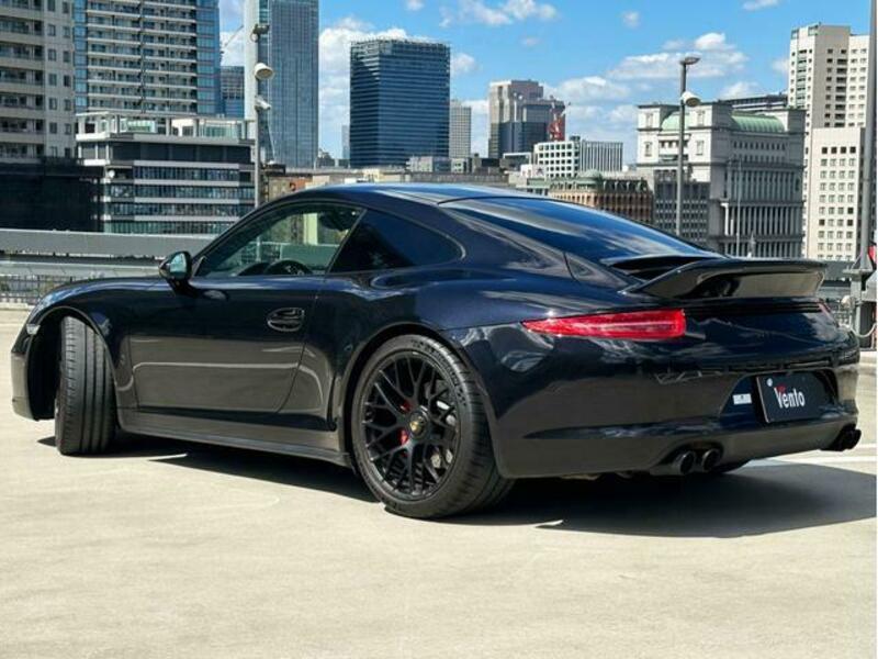 911