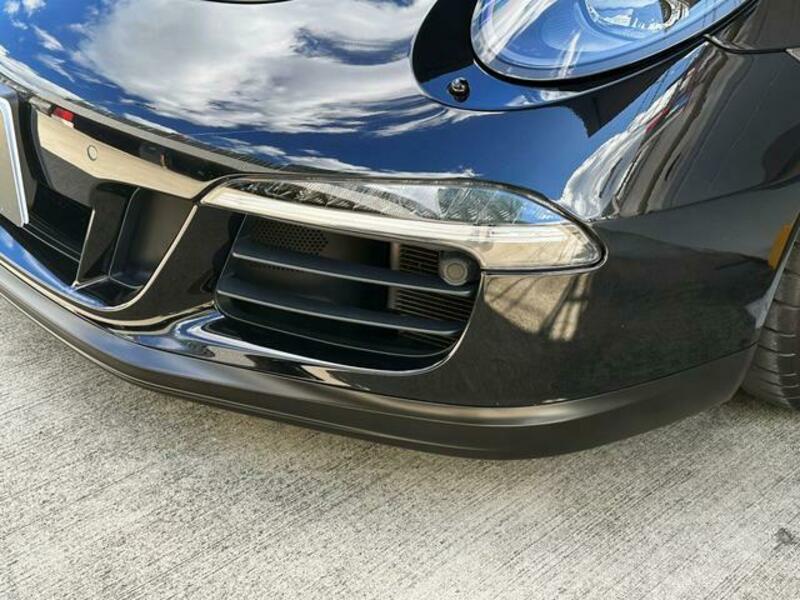 911