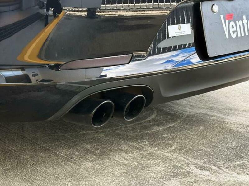 911