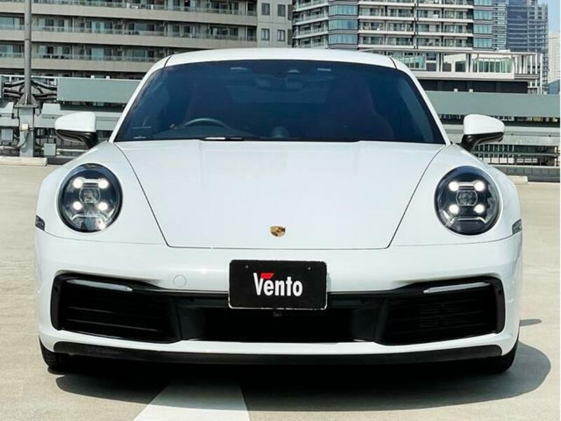 911