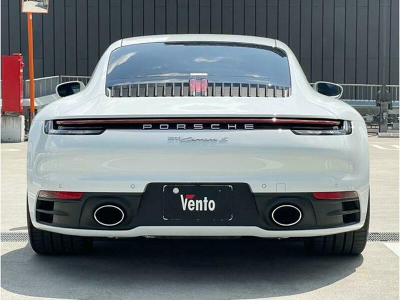 911