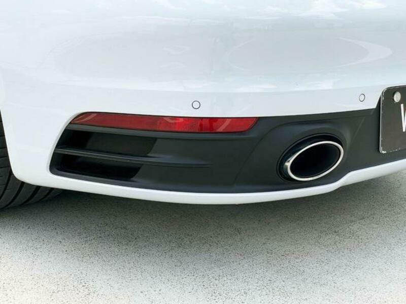 911
