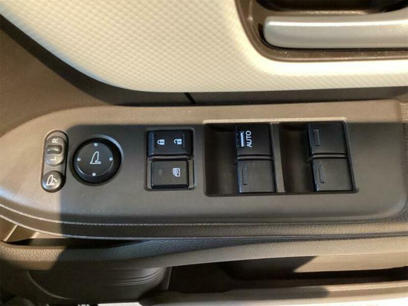 N BOX