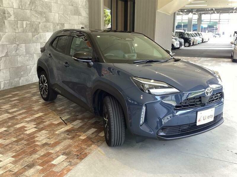 YARIS CROSS