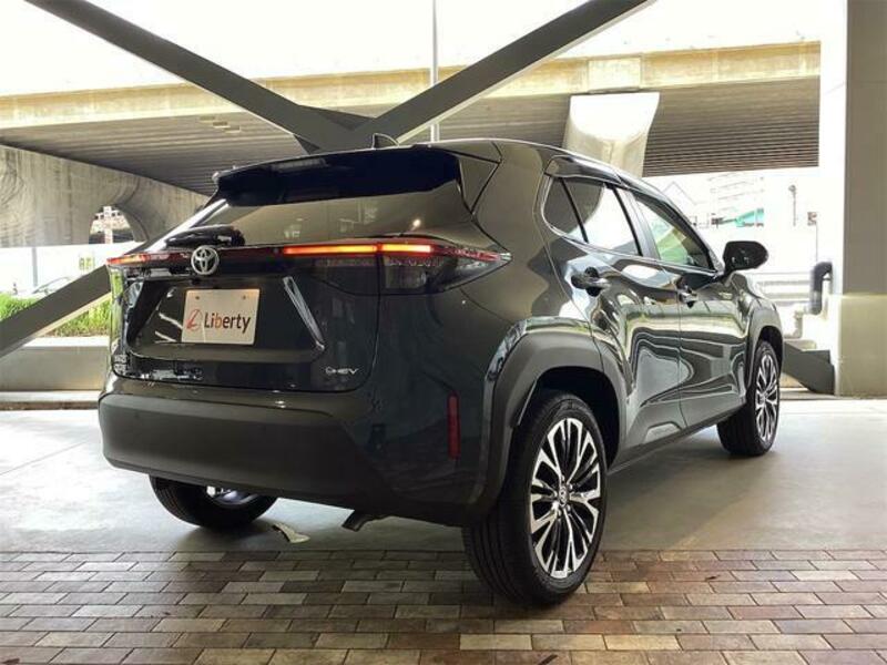 YARIS CROSS