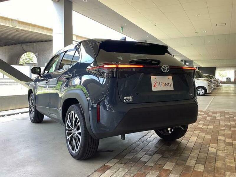 YARIS CROSS