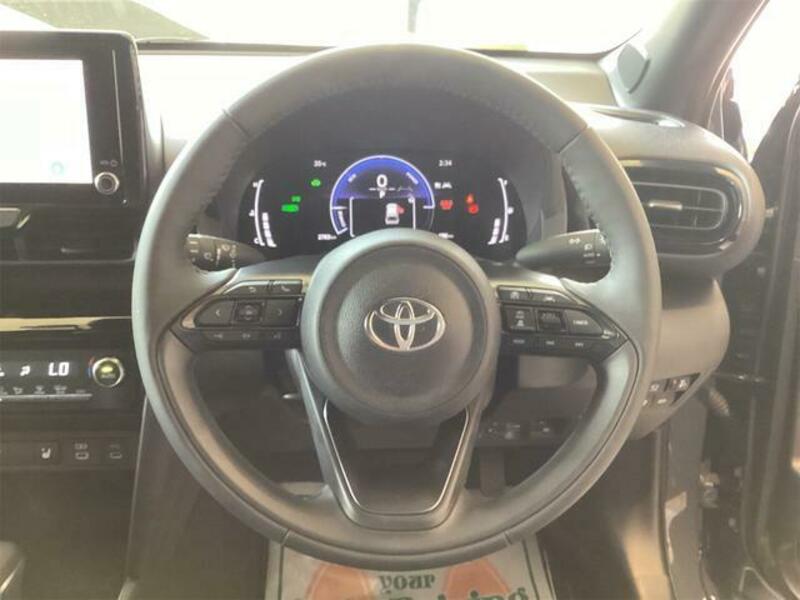 YARIS CROSS