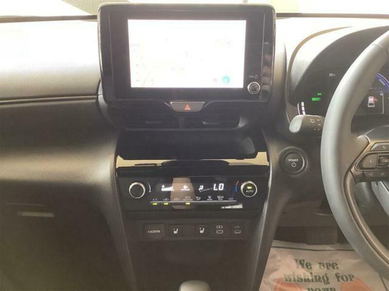 YARIS CROSS