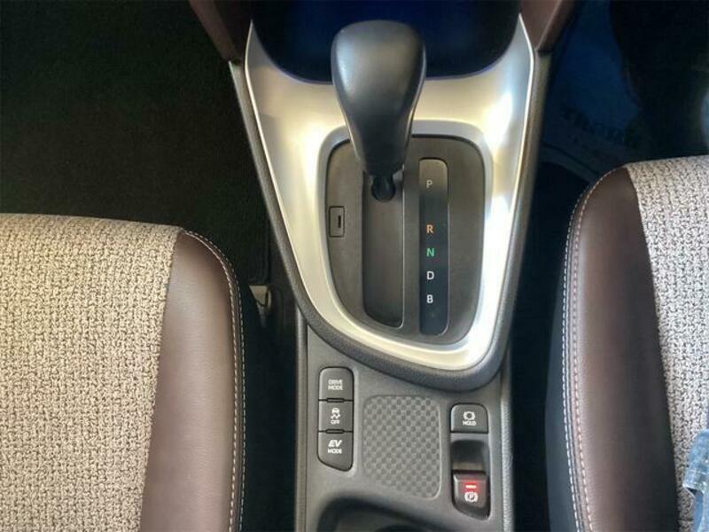 YARIS CROSS