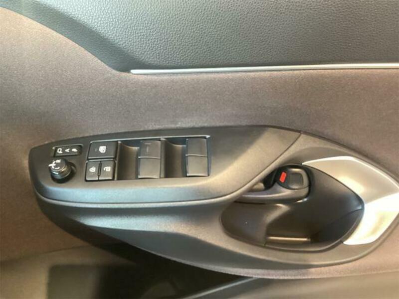 YARIS CROSS