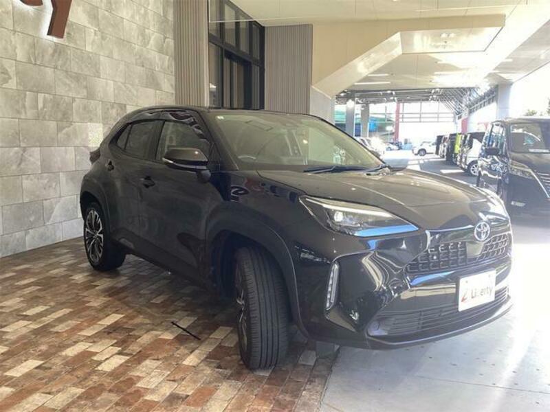 YARIS CROSS