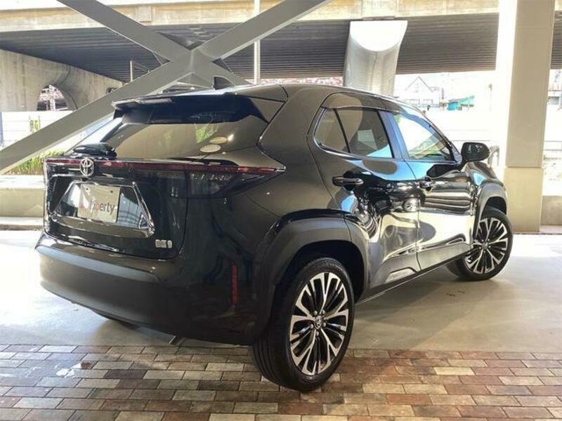 YARIS CROSS
