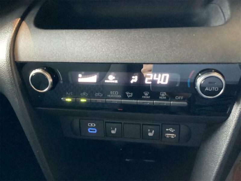YARIS CROSS