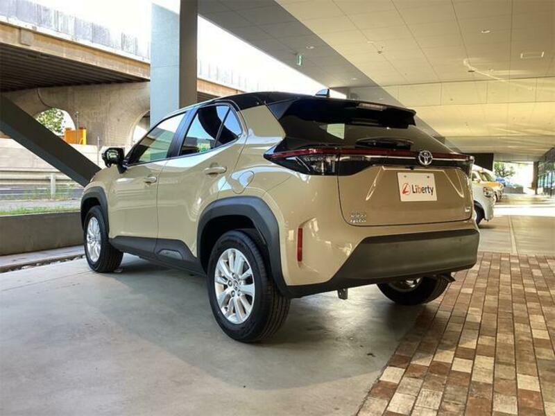 YARIS CROSS