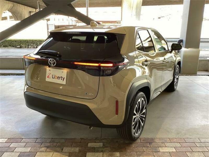 YARIS CROSS