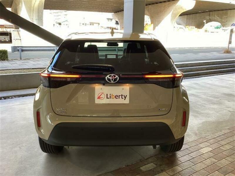 YARIS CROSS