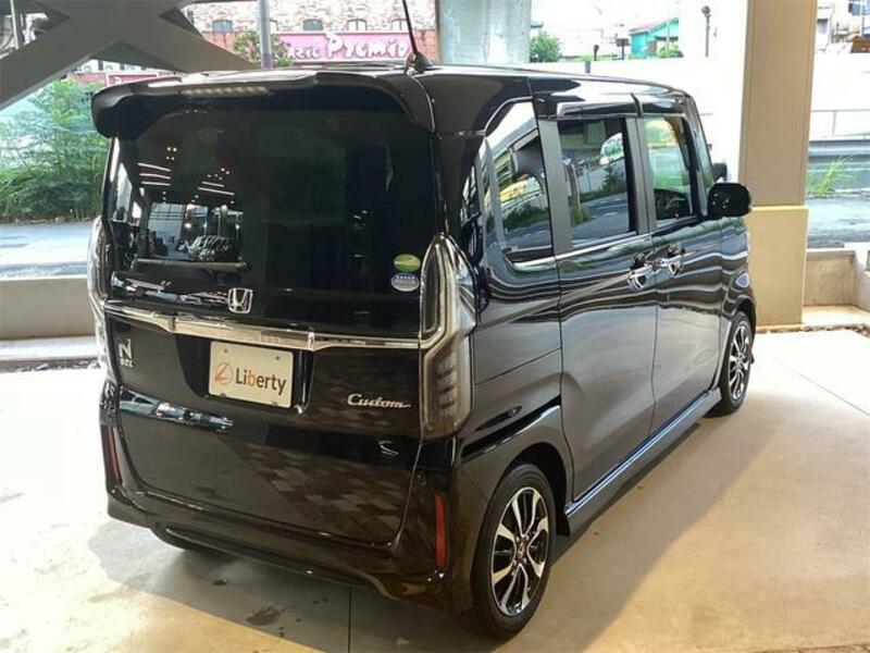 N BOX CUSTOM