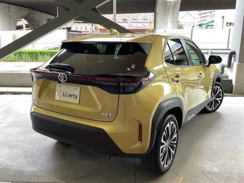 YARIS CROSS