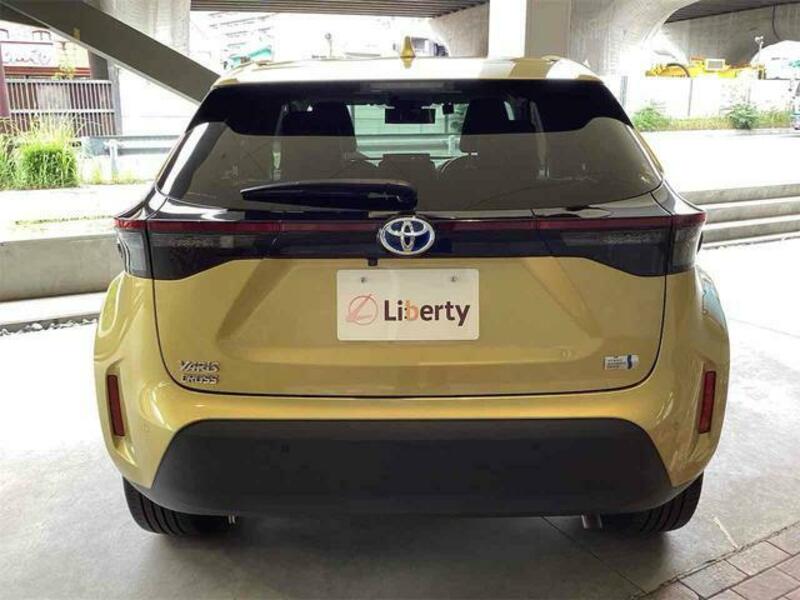 YARIS CROSS