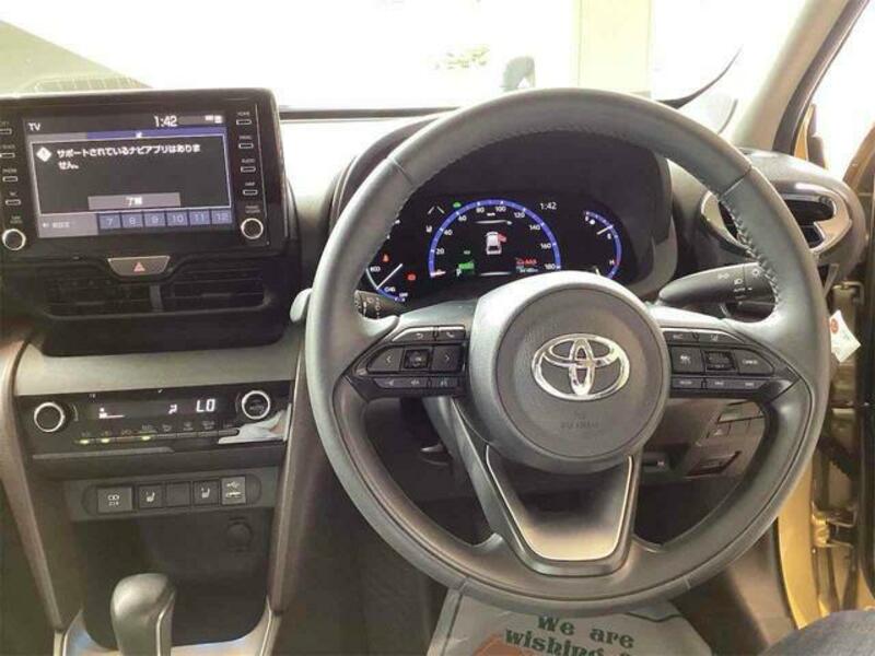 YARIS CROSS