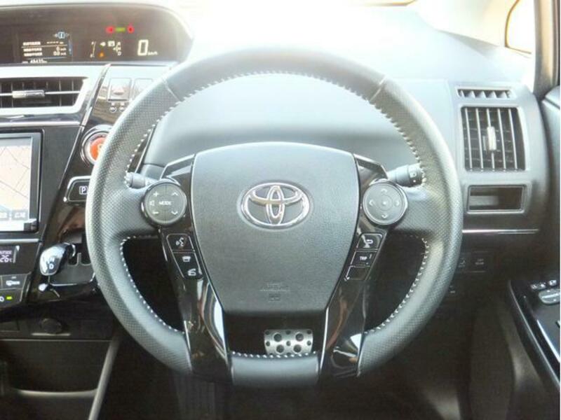 PRIUS ALPHA