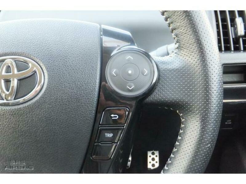 PRIUS ALPHA