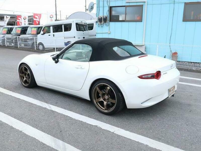 ROADSTER