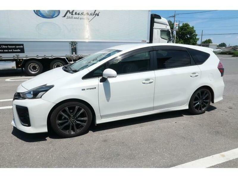 PRIUS ALPHA