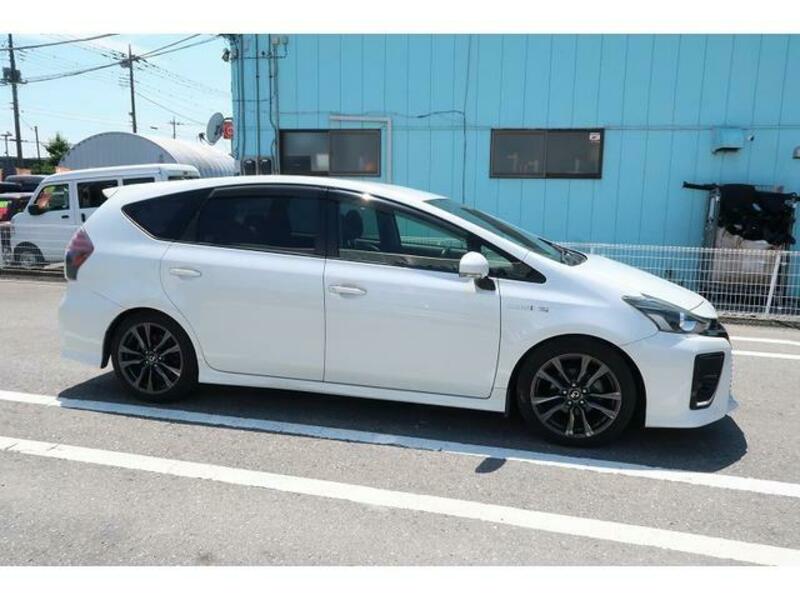 PRIUS ALPHA