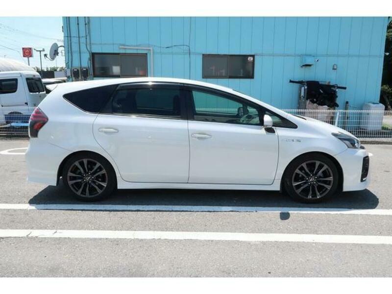 PRIUS ALPHA