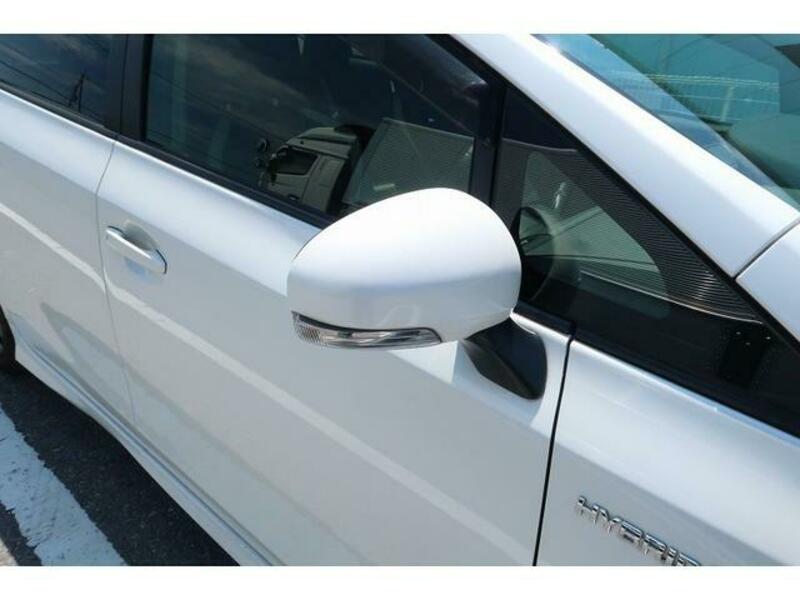 PRIUS ALPHA