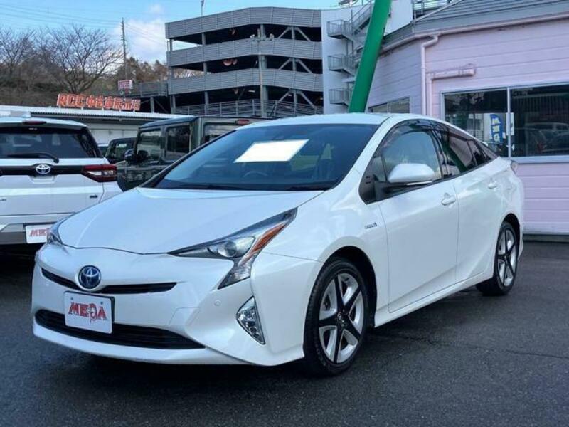 TOYOTA PRIUS