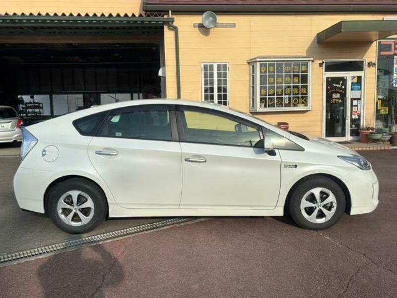 PRIUS PHV