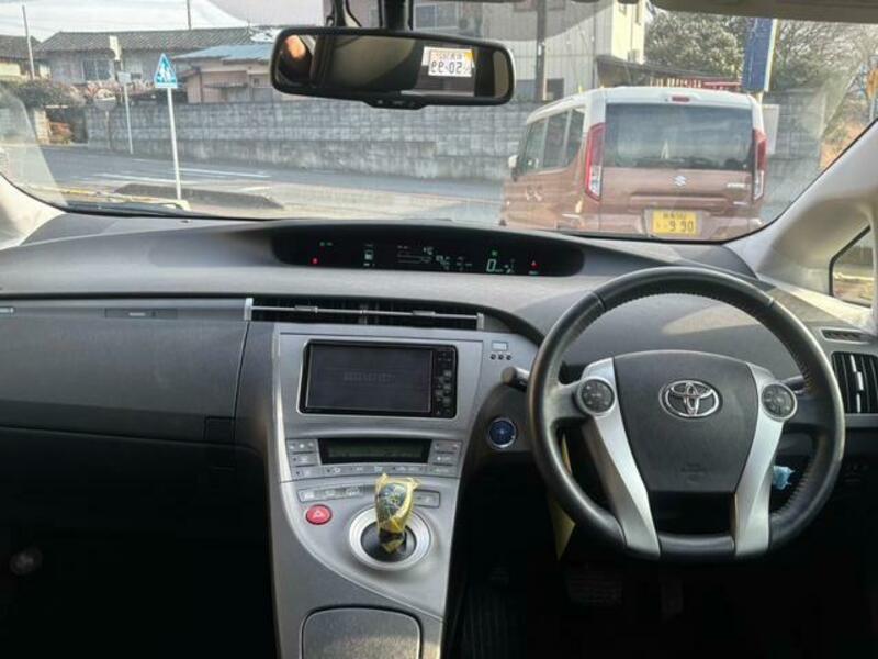 PRIUS PHV