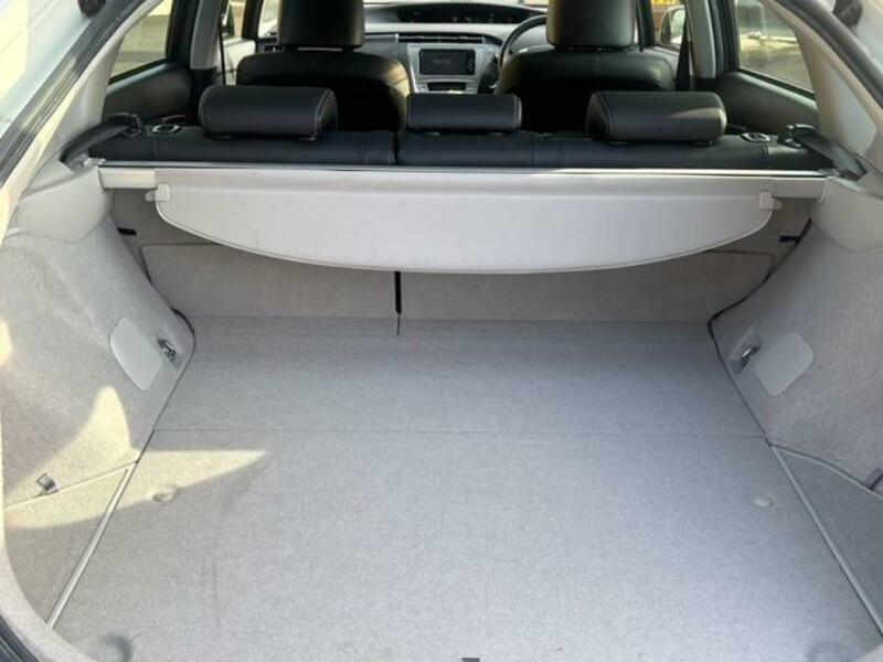 PRIUS PHV