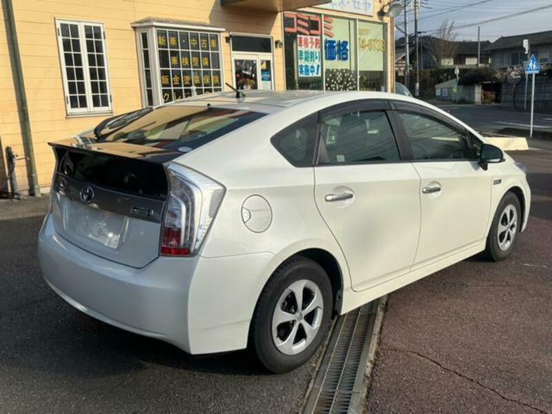PRIUS PHV