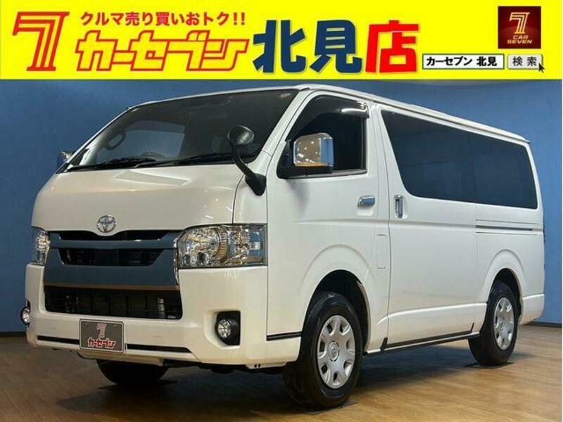 TOYOTA HIACE VAN