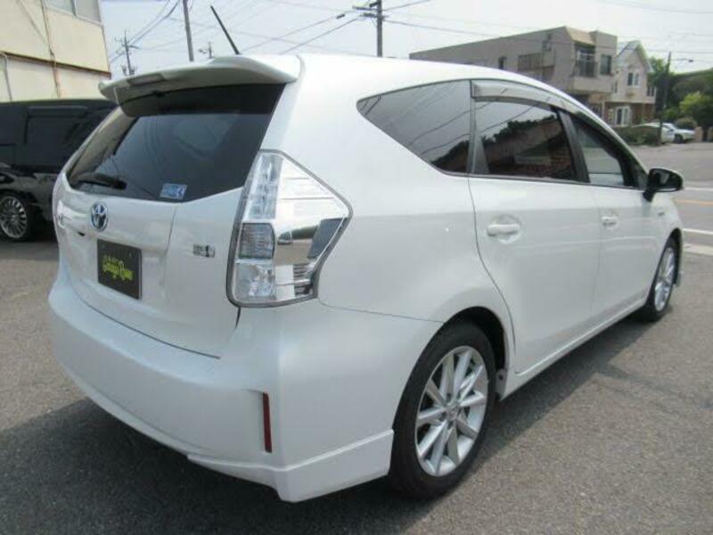 PRIUS ALPHA