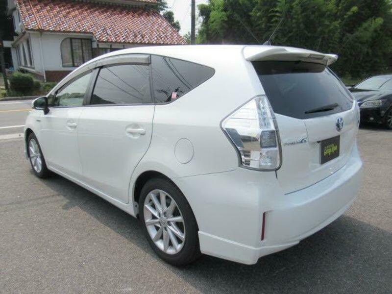 PRIUS ALPHA