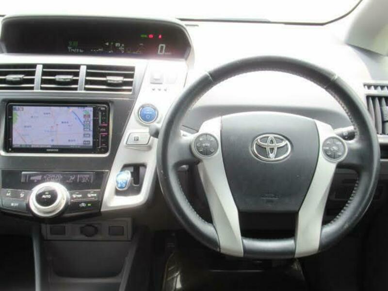 PRIUS ALPHA