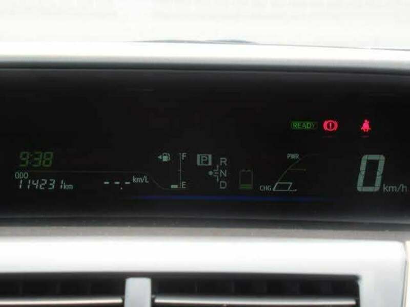 PRIUS ALPHA