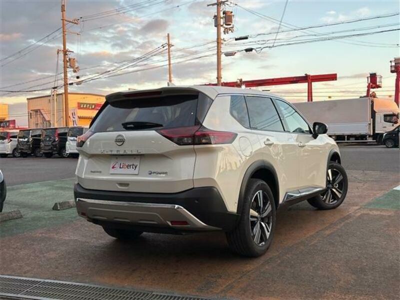 X-TRAIL