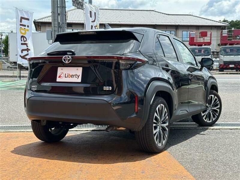 YARIS CROSS